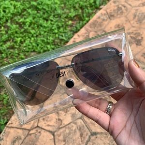 Quay Australia “The Playa” Silver glasses